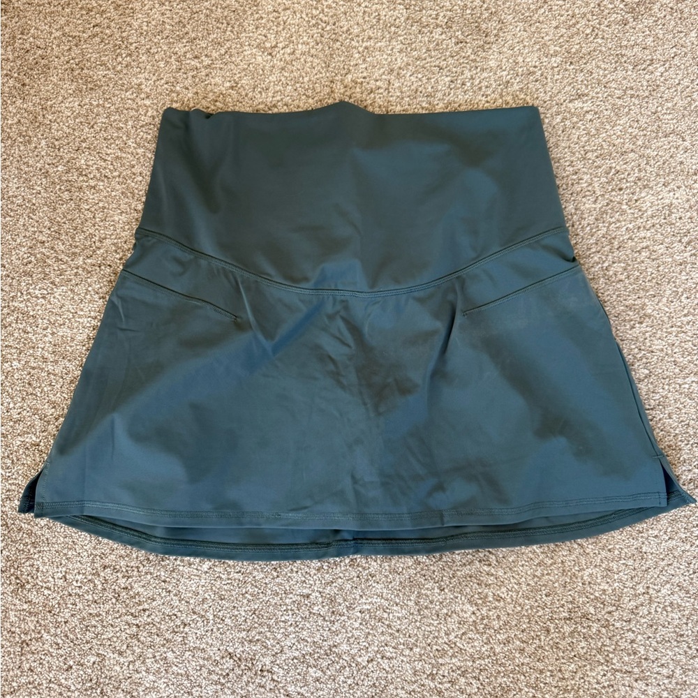 Old Navy Maternity Rollover-Waist Power Soft Skort